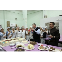 Dom Jaime Spengler abenoa bolo de So Pedro