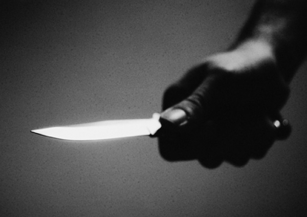 Homem  agredido e leva facada no peito no bairro Margem Esquerda