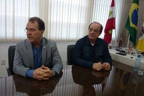 Em visita a Zuchi, Dcio diz esperar verba da Ponte do Vale para esta semana