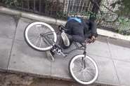 Bicicleta eletrificada sacaneia ladres em pegadinha [vdeo]