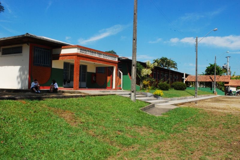 Cmara promove sesso solene pelos 50 anos da escola Frei Godofredo