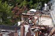 Bombeiro morre em exploso de edifcio em Nova York