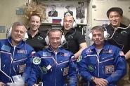 Nave Soyuz se acopla com sucesso  Estao Espacial Internacional