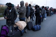 Comea retirada de migrantes da 'Selva' de Calais, na Frana