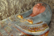 Arquelogos espanhis descobrem mmia intacta em Luxor, no Egito