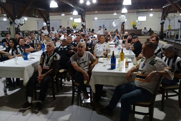Botafoguenses se renem em Gaspar para torcer pelo time na Libertadores