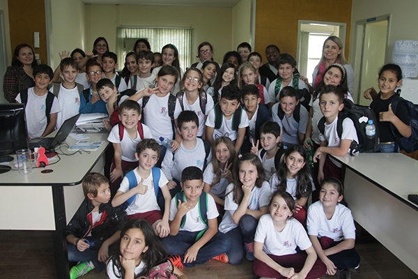 Alunos da Escola Ferandino Dagnoni visitam a redao do Cruzeiro do Vale