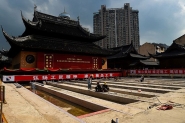 Templo chins de 2 mil toneladas  deslocado em 30 metros