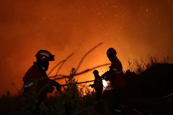 Incndios florestais deixam mais de 20 mortos em Portugal