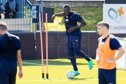Usain Bolt far estreia como jogador em amistoso por time noruegus