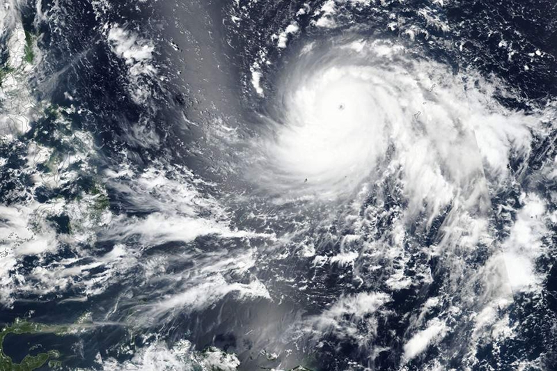 Hong Kong emite alerta mximo devido  chegada do tufo Mangkhut
