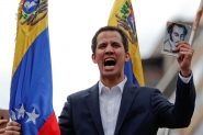 Guaid faz juramento e diz ser presidente em exerccio da Venezuela
