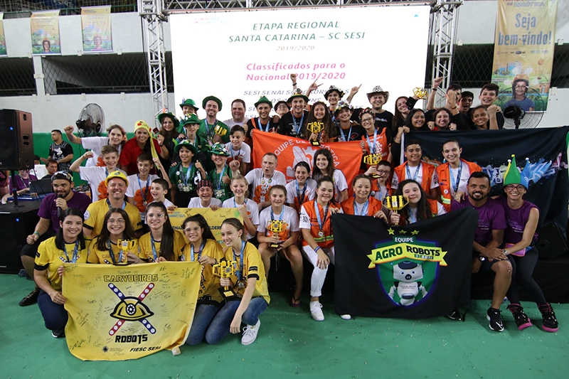 Seis equipes catarinenses se classificam para torneio nacional de robtica