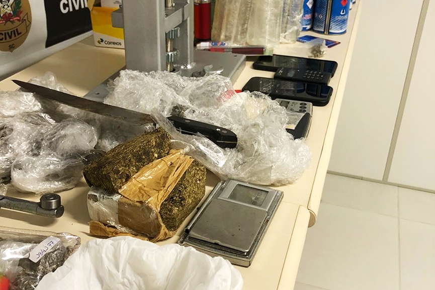 Quatro pessoas so detidas em BC e Itapema por trfico e lavagem de dinheiro