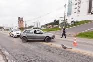 Acidente entre carro e moto deixa homem ferido em Gaspar