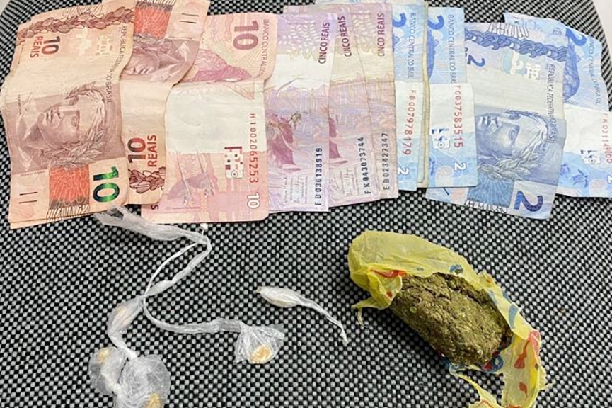Homem  preso vendendo crack e maconha no bairro Coloninha, em Gaspar