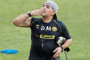 Morre Diego Maradona, ex-jogador de futebol argentino