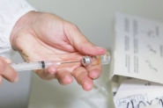Quase 500 pessoas j receberam a segunda dose da vacina contra o coronavrus em SC