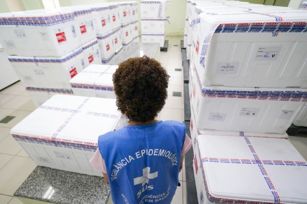 SC deve imunizar mais de 2,8 milhes de pessoas contra coronavrus em 2021