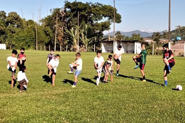 Escolinhas de esportes em Gaspar seguem com inscries abertas
