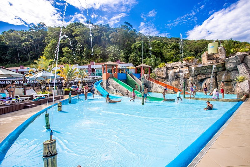 Parques aquticos abrem temporada de vero em Gaspar
