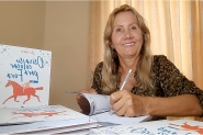 Poeta gasparense em destaque com publicao de livro autoral 