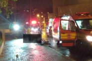 Motociclista morre aps colidir contra poste de iluminao em Blumenau