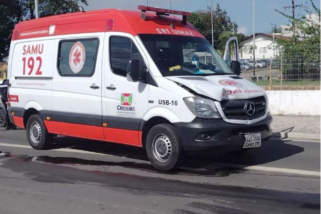 Ciclista  acidentalmente atropelada por ambulncia do Samu em Cricima