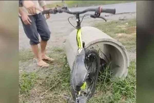 Menino tem perna amputada aps ser atropelado por carreta na BR-470, no Vale do Itaja
