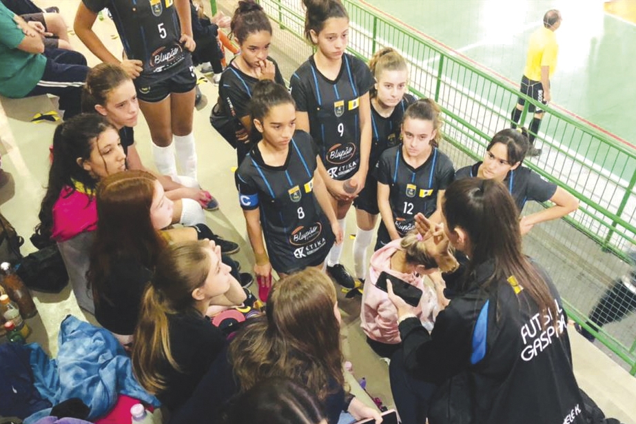 Gaspar participa de final da liga de futsal feminino   