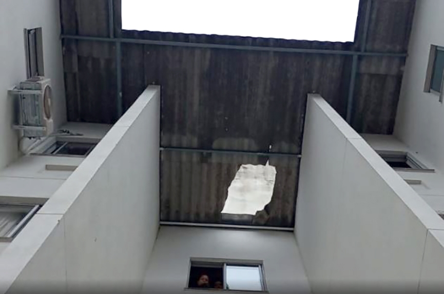 Homem morre aps cair de prdio de 12 metros em Indaial