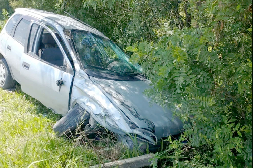 Motorista foge e deixa famlia no carro aps se envolver em acidente na Serra de SC