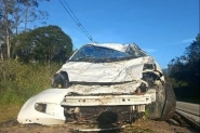 Jovem  encontrado morto pelo pai aps cair com carro de ribanceira de 15 metros em SC