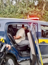 Professor que sequestrou menina de 12 anos em Pomerode  preso pela PRF