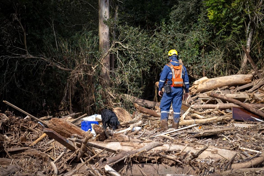 SC envia quinto contingente de bombeiros militares para ajudar no Rio Grande do Sul