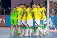 Com cinco atletas de SC, seleo brasileira de futsal est na semifinal do campeonato mundial