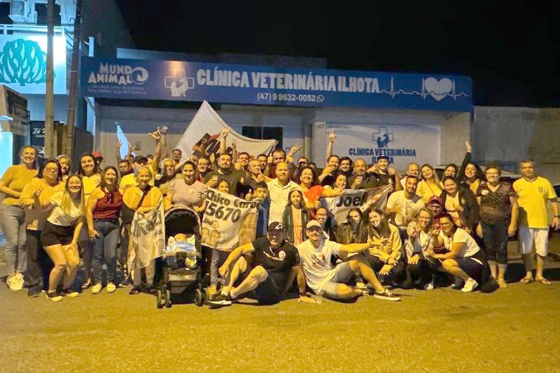 Chico Caroo bate recorde e se reelege vereador com 753 votos em Ilhota