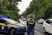 PRF registra mais de 100 acidentes e trs mortes nas rodovias federais de SC no feriado