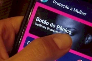 Mulher aperta 'boto do pnico' e homem  preso aps descumprir medida protetiva em Blumenau