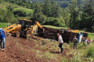Sete pessoas morrem e mais de 20 ficam feridas aps nibus cair em ribanceira no RS