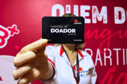Hemosc lana novos modelos de carteirinhas para doadores de sangue em SC
