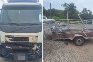 Carretinha se solta e provoca acidente na Ivo Silveira, no Barraco