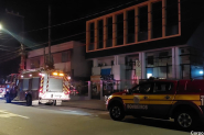Incndio atinge cantina de colgio em Blumenau