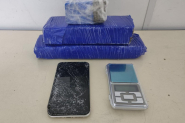 Jovem  preso com mais de 1kg de maconha e quebra celular para esconder informaes do trfico em Gaspar