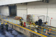 Reao qumica libera grande quantidade de fumaa em empresa em Gaspar