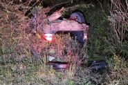 Motorista sai ileso aps carro capotar na BR-470, em Ilhota