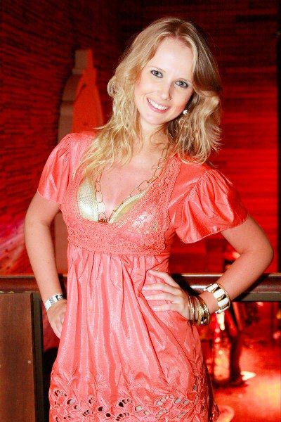 rafaelamullercolor400x600MD.jpg