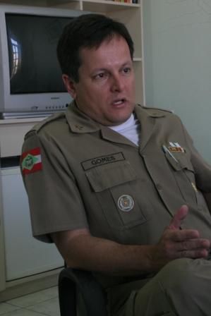 fotopg13retrancamajorgomescolorMD.jpg