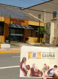 fotopg09colormdMD.jpg
