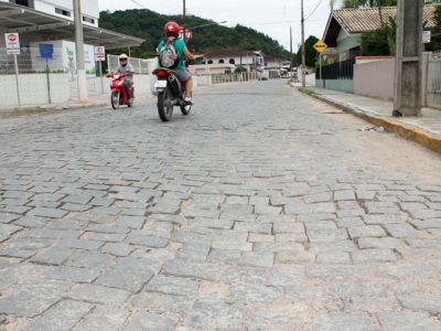 fotopg11abrecolorMD.jpg
